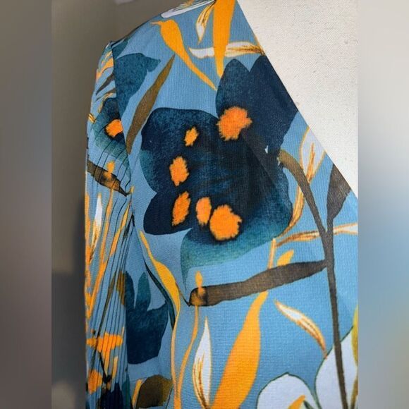 MILLY Greer Watercolour Azalea blouse Size Small MSRP $287 - Picture 7 of 10